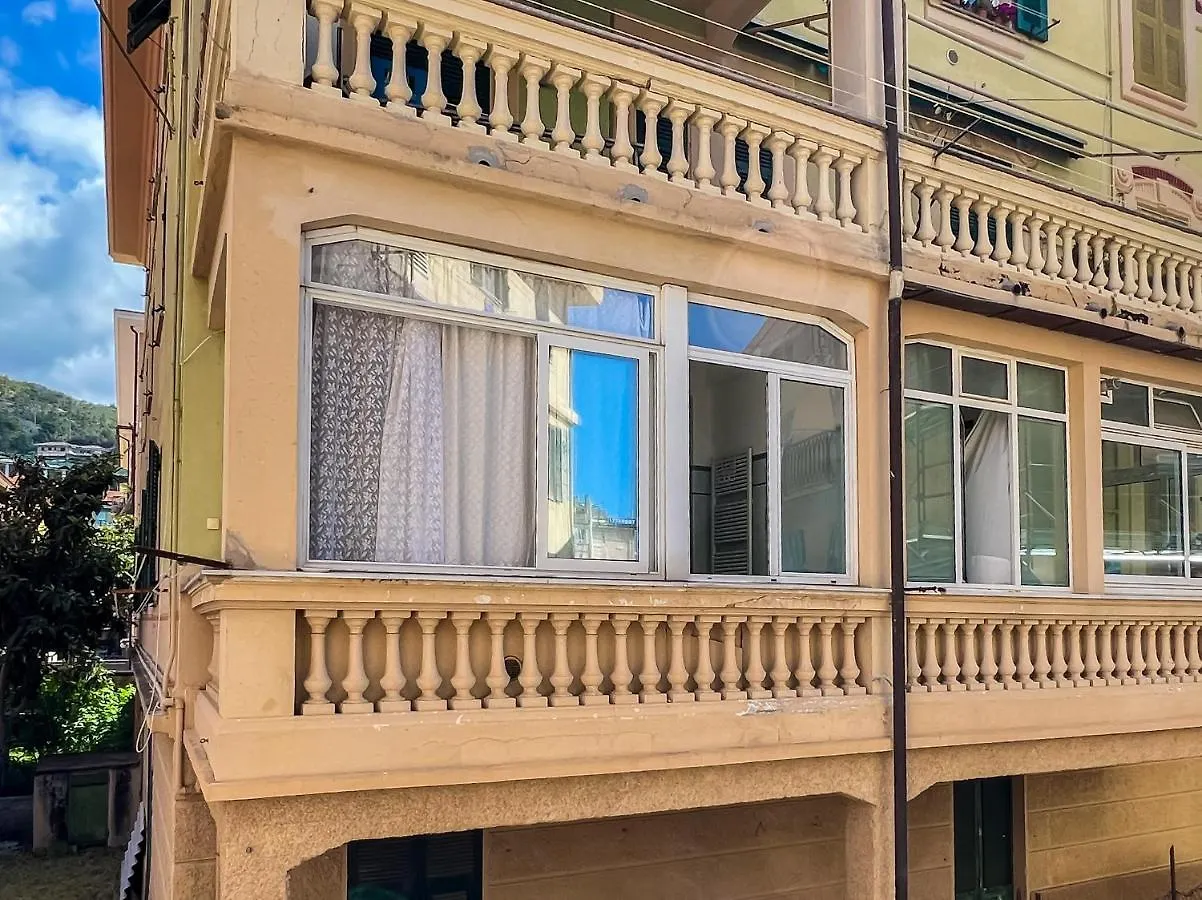 Grande Appartamento In Zona Tranquilla Varazze Appartement
