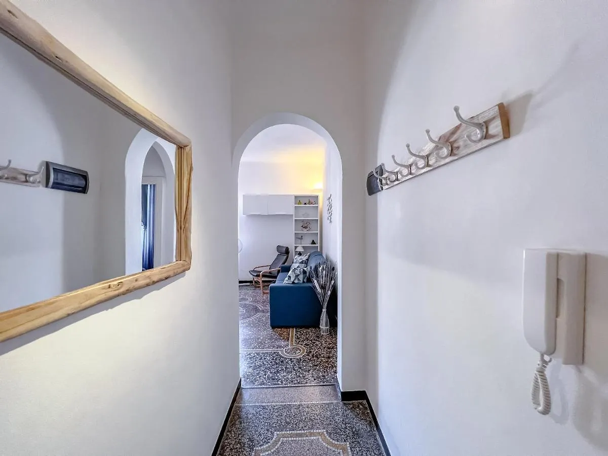 Grande Appartamento In Zona Tranquilla Varazze Italie